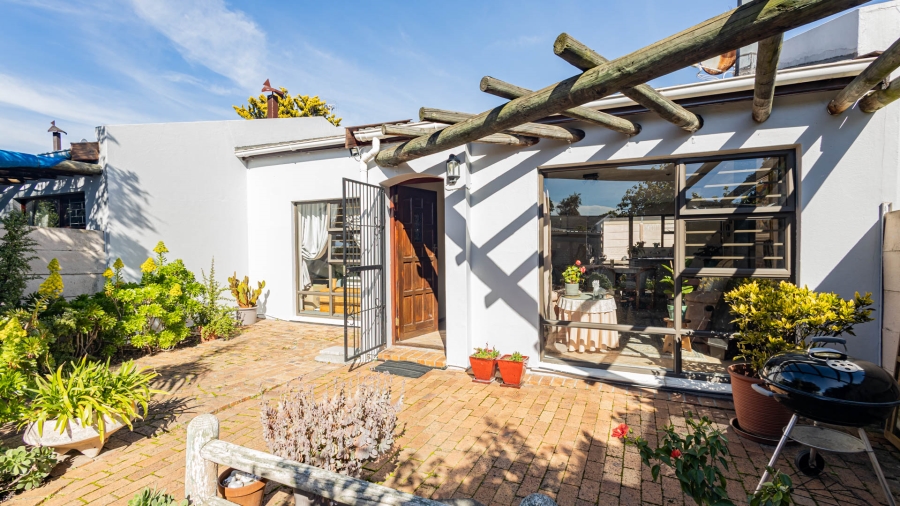 2 Bedroom Property for Sale in Table View Western Cape
